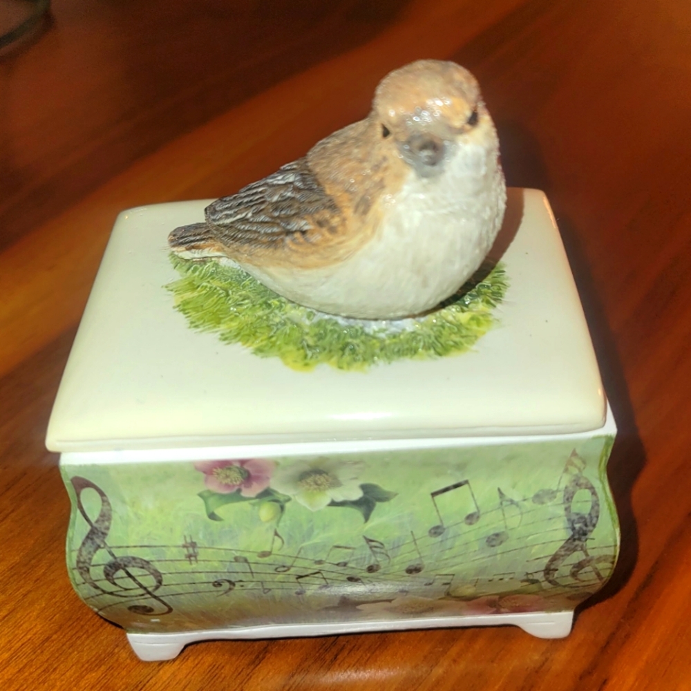 Hour of Power Music/Trinket Box. (Sparrows collection 2016)